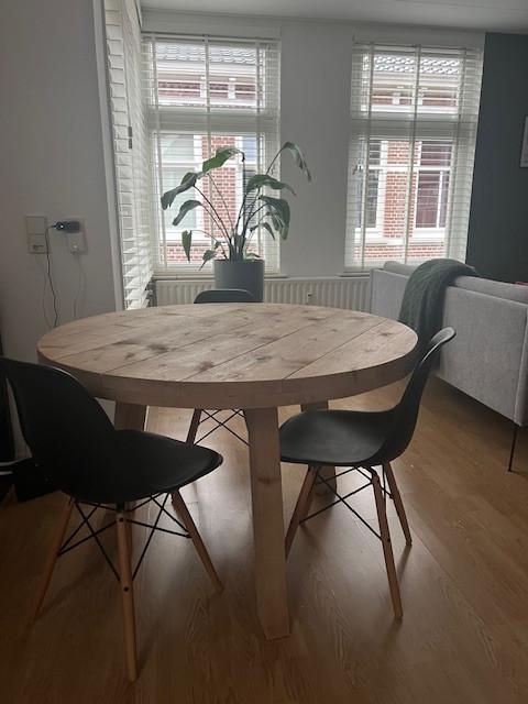 Massief houten ronde eettafel