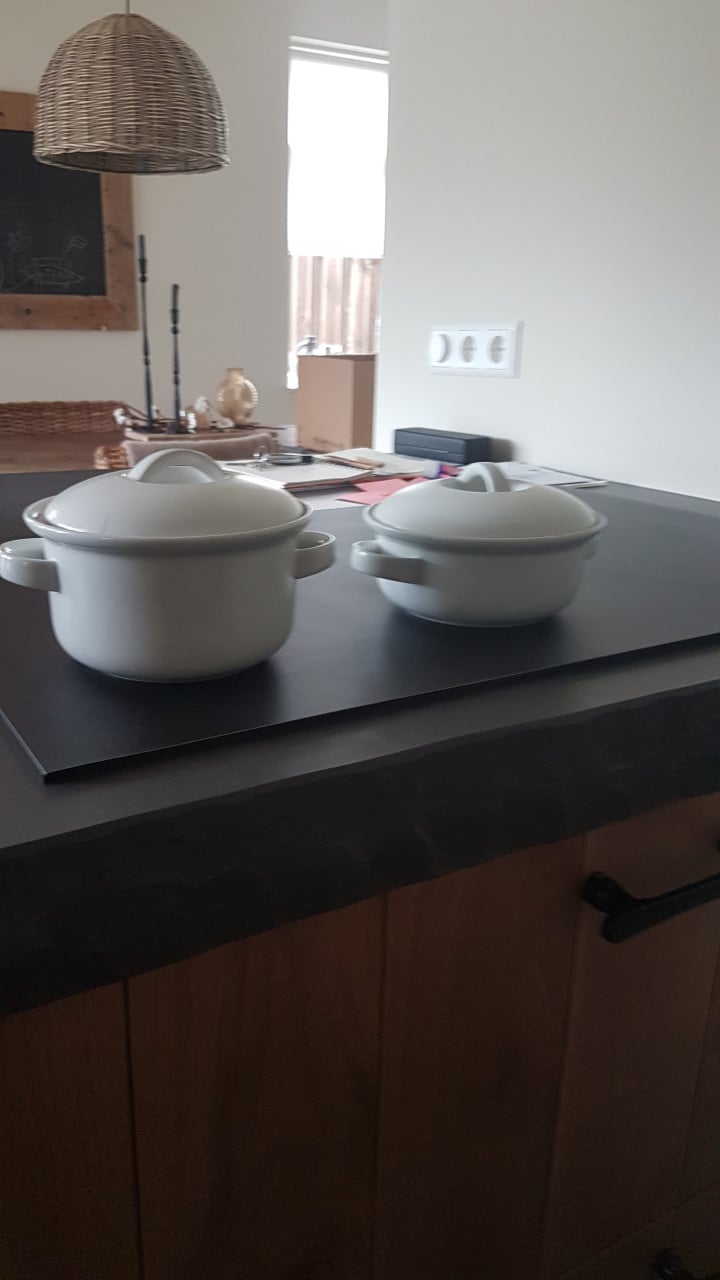 THOMAS TREND SERVIES