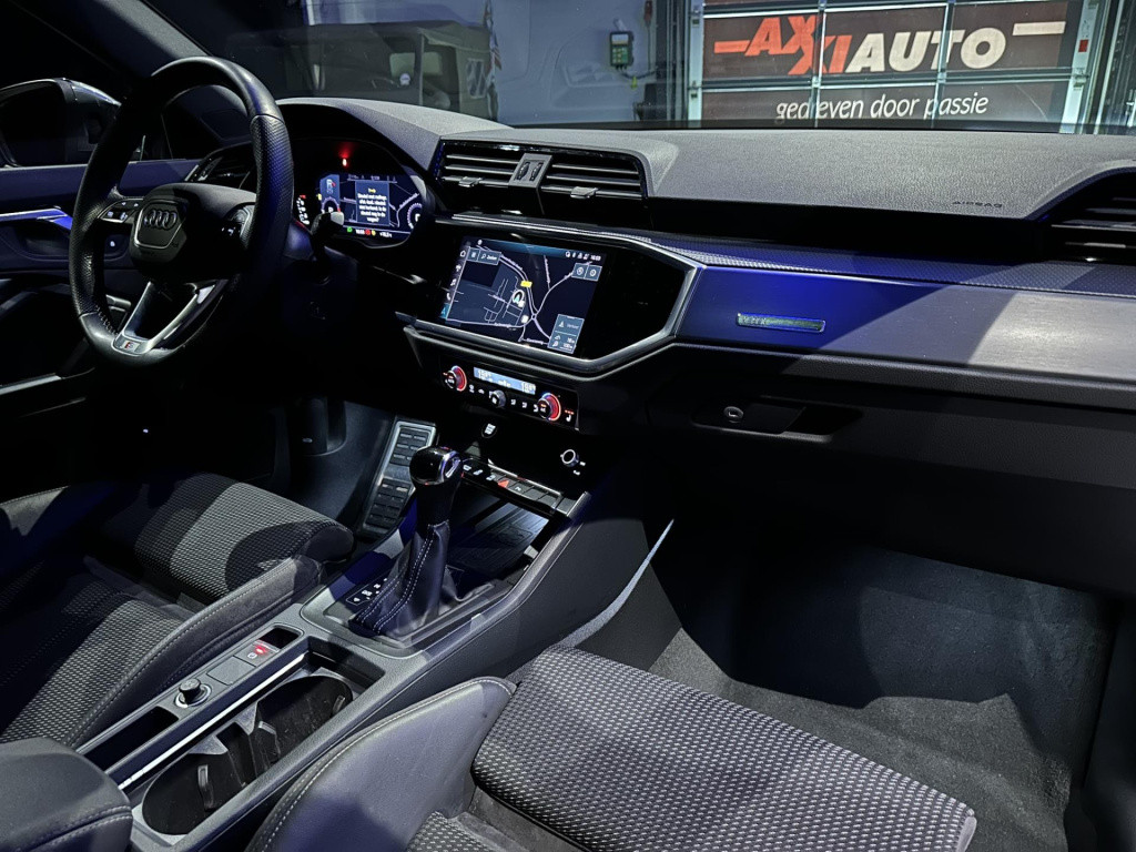 Audi Q3 35 tfsi s edition *pano*camera*trekhaak*