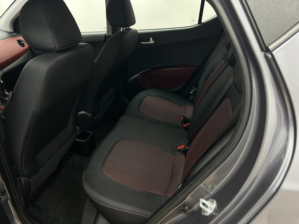 Hyundai I 10 occasion 1.2i | grijs | tweedehands hyundai i10 | airco | pano