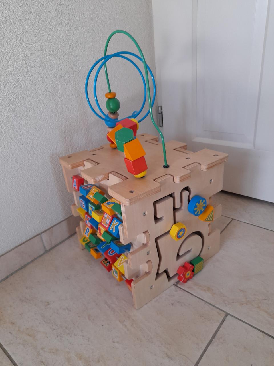 Kidkraft  deluxe  Activity Cube  ( in goede nette staat )