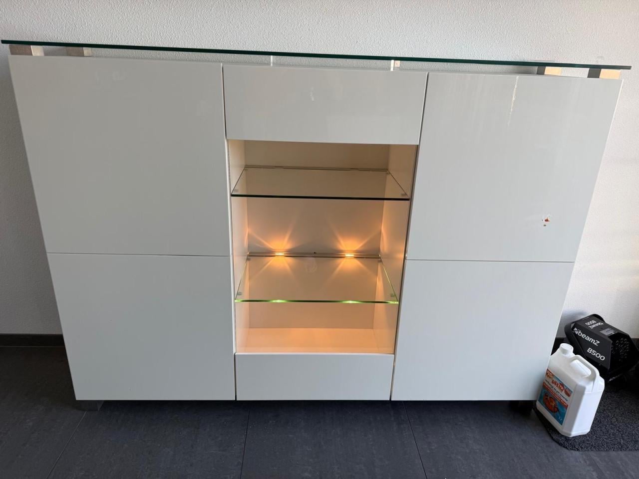 Mooie tv kast + vitrinekast