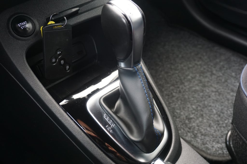 Renault Captur 1.3 tce version s automaat - airco / navi / cruise / camera 