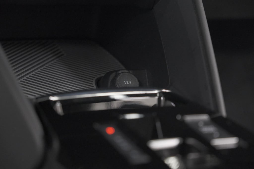 Citroen Ë-c4 shine 50 kwh | camera | pack winter | apple carplay | navigati