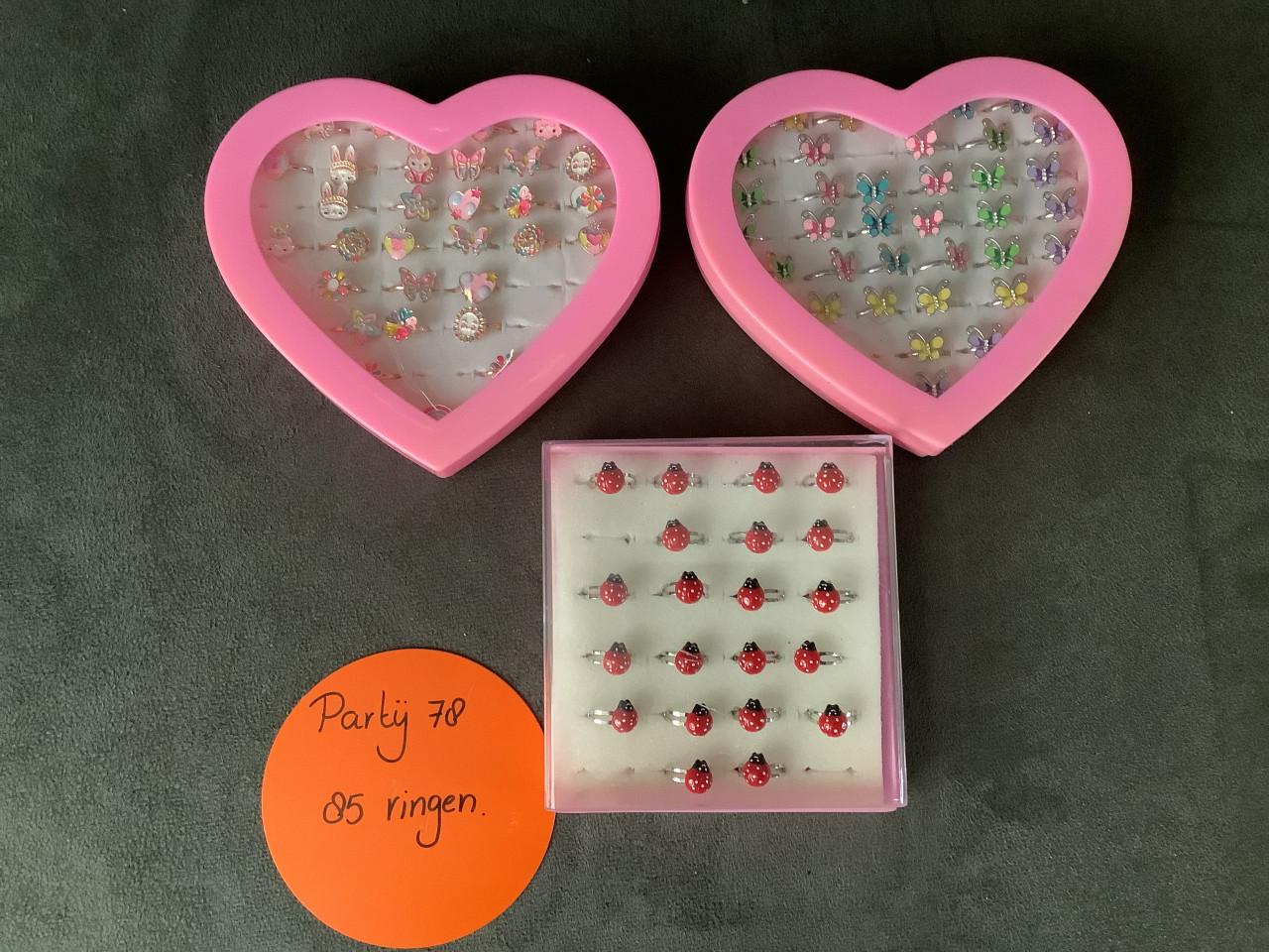 Leuk voor Koningsdag , mooie kinderringen. ( partij 78)