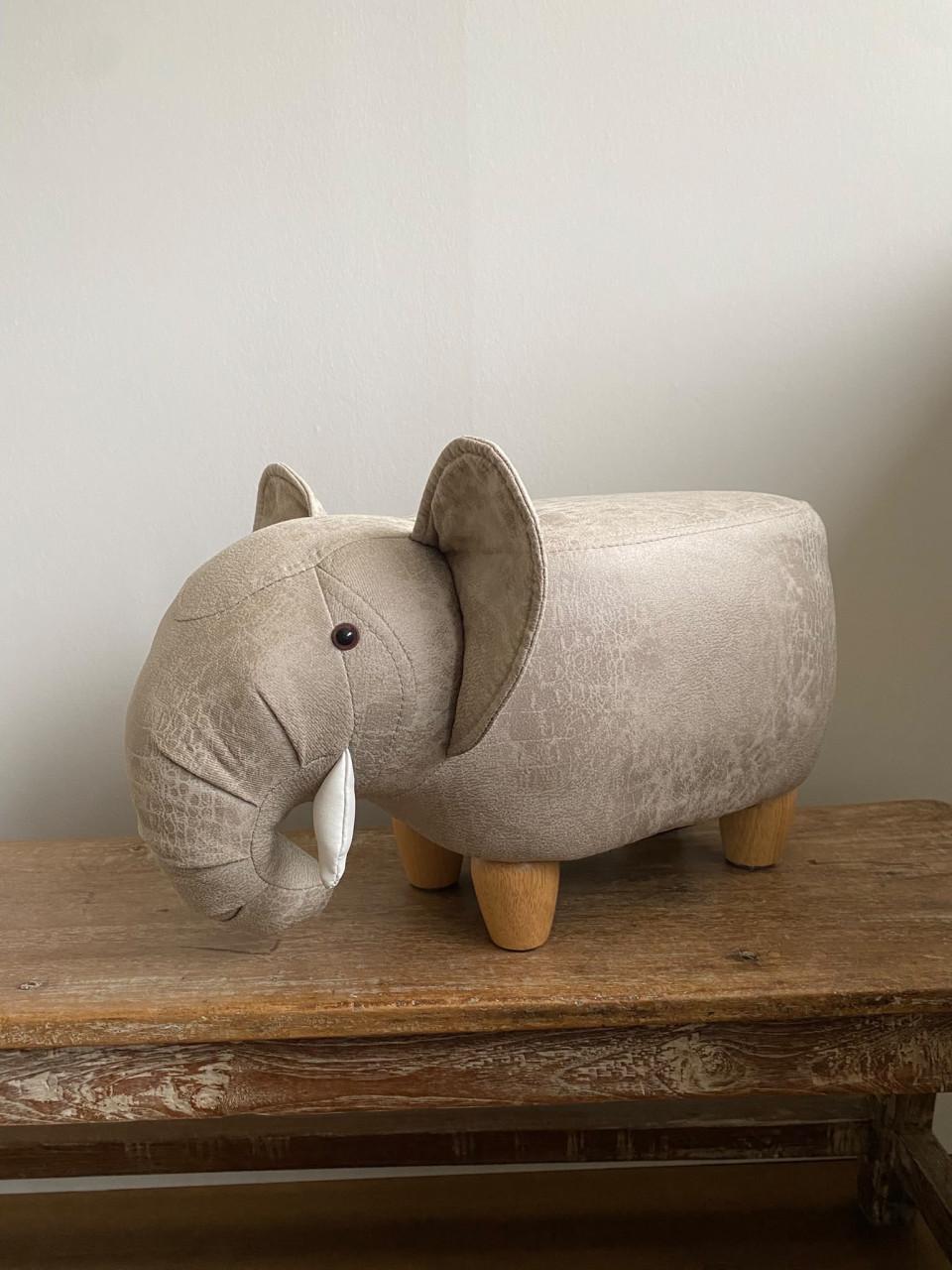 Olifant poef / voetenbankje