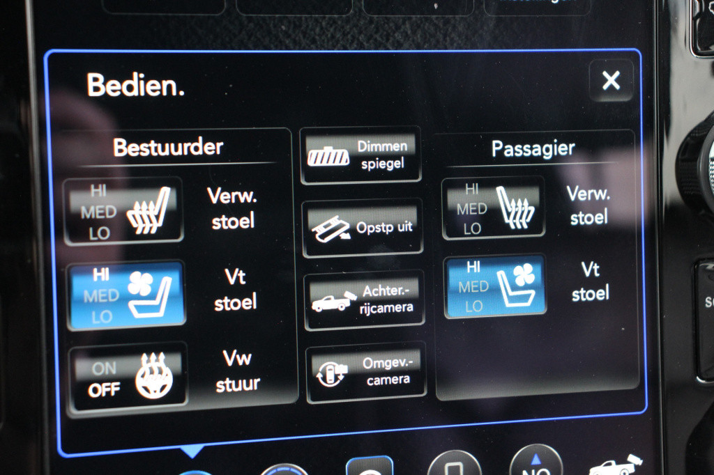 Dodge Ram 1500 5.7 v8 4x4 crew cab laramie verhoogd | harman kardon | leder