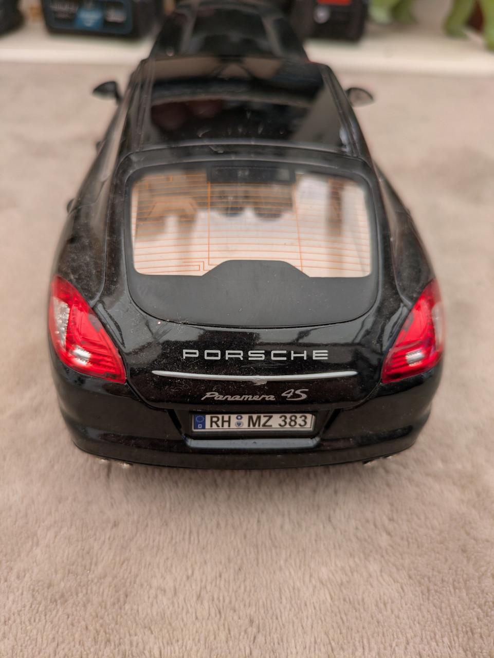 Porsche Panamere 4S 1:18