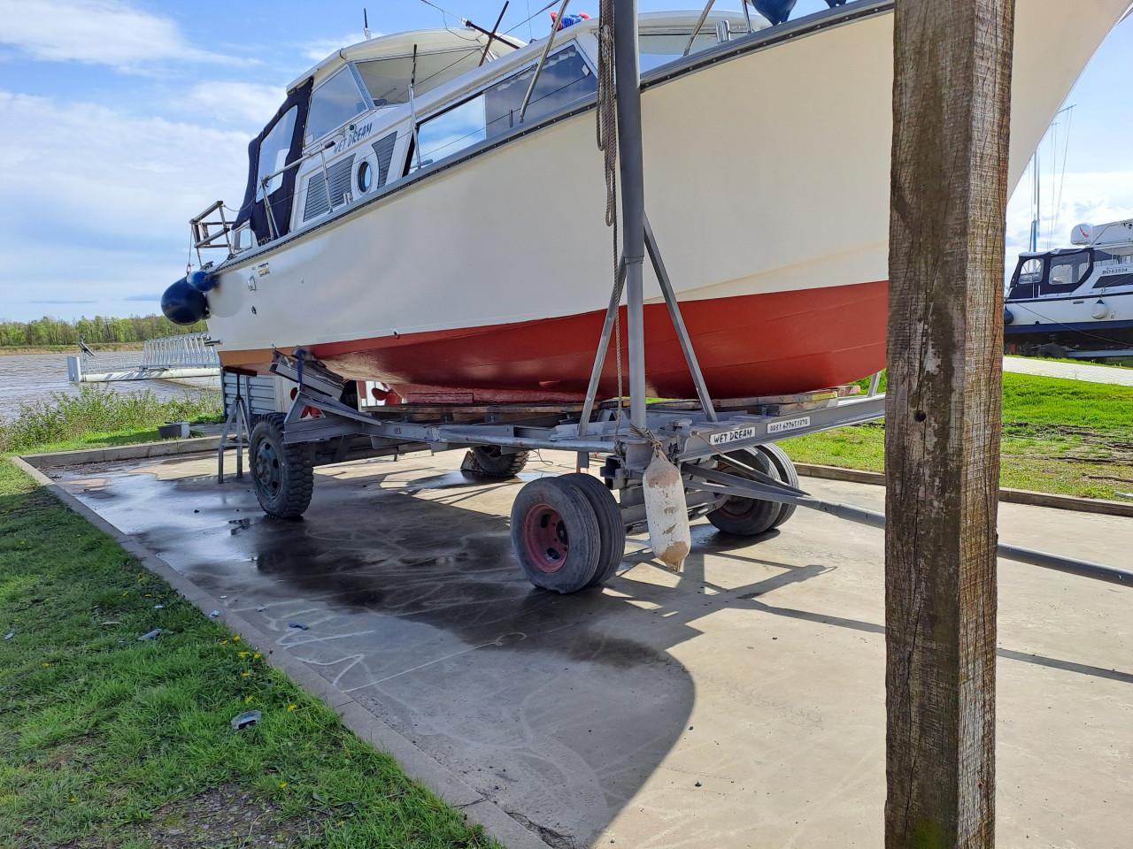 MotorJacht  Amerglass 32 a 9.45 x 3.15x 0.76
