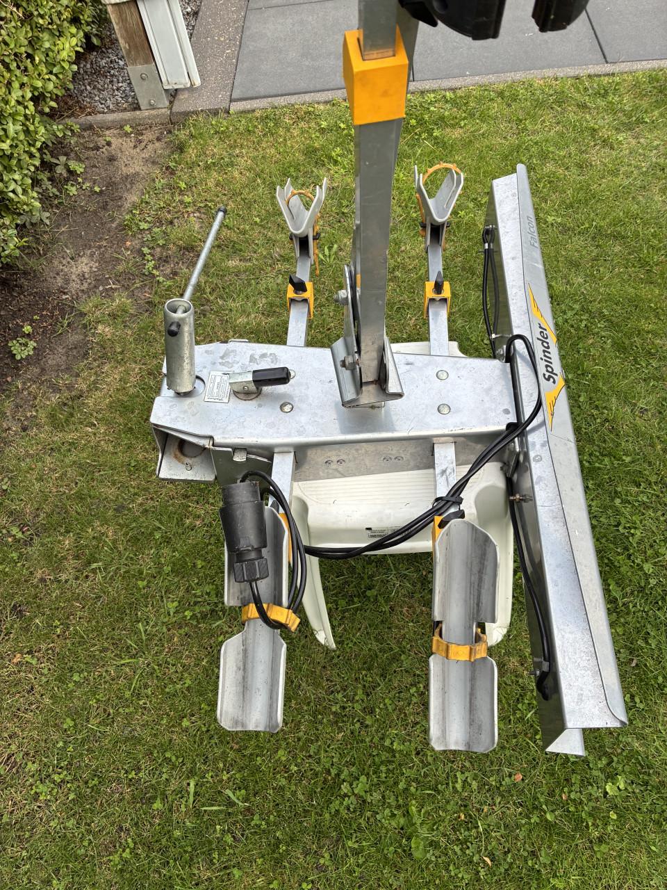 Spinder Falcon fietsdrager voor 2 fietsen.