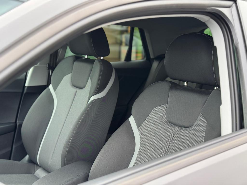 Audi Q2 35 tfsi sport * black pack * keyless * matrix led * stoelverwarming