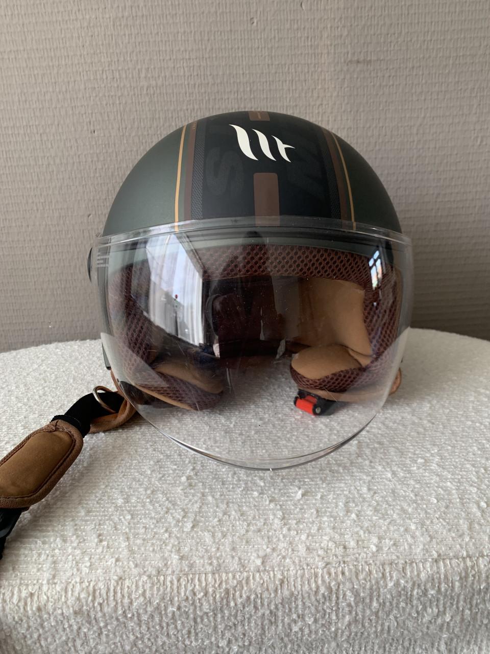 Helm met vizier, sportief model, maat S