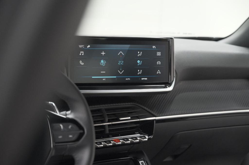 Peugeot 2008 1.2 hybrid 136 style | apple carplay | parkeersensoren | clima