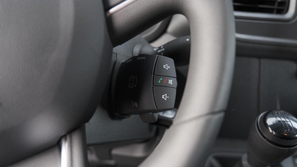 Renault Master t35 2.3 dci 135 l2h2 comfort | direct leverbaar | navigatie 