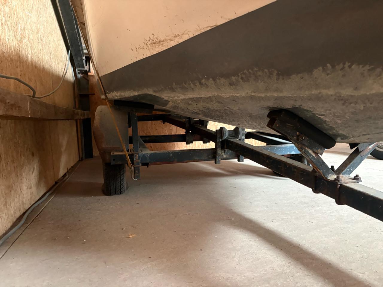 Trailer met polyester boot