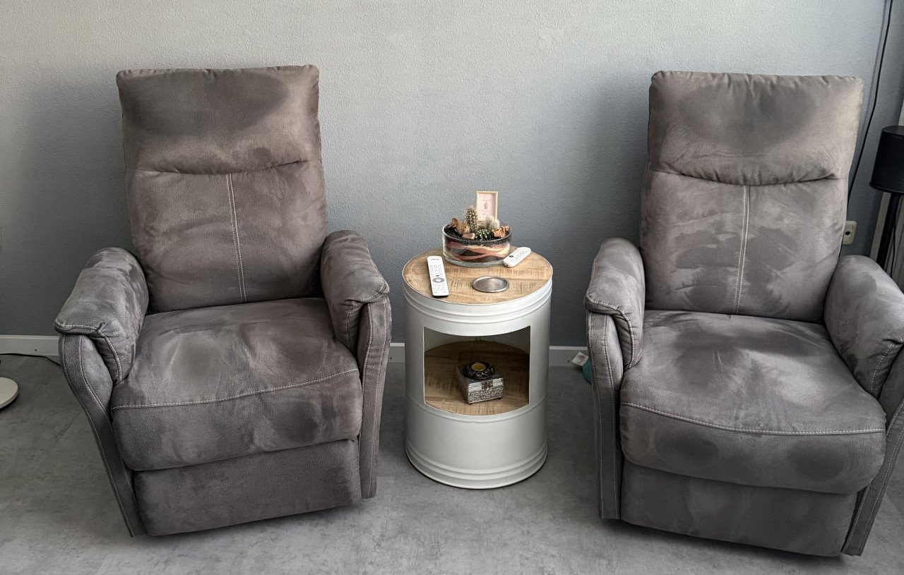 2 zits bank en 2stoelen elektrisch verstelbaar
