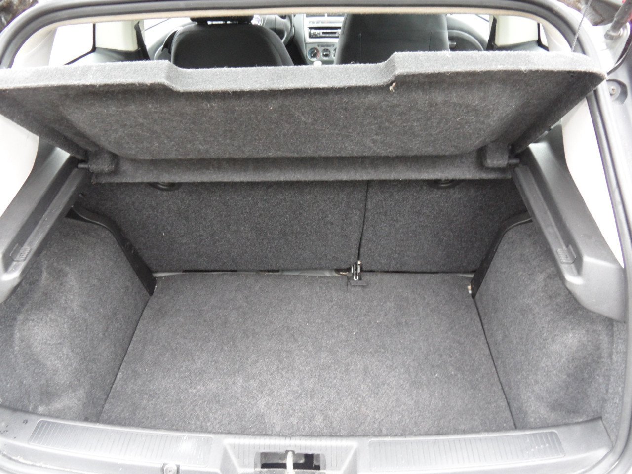 TE KOOP; FIAT Grande Punto 1.4 benzine, 77pk, handges., vrpr. 1700,-- Euro.