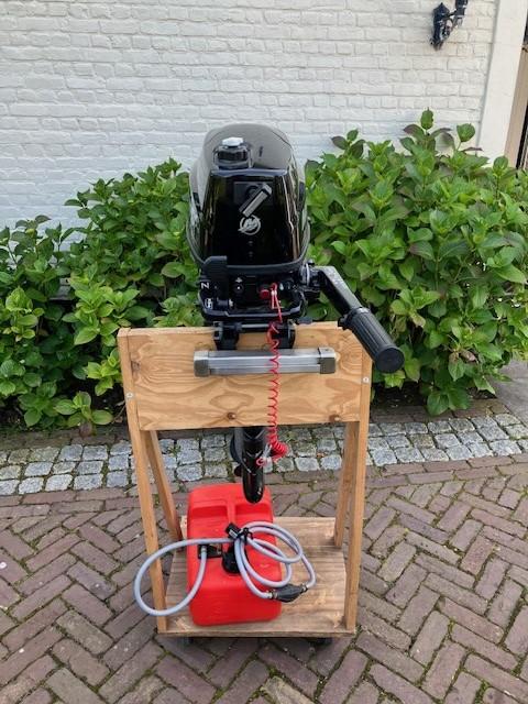 Te koop nette buitenboordmotor Mercury 6 pk