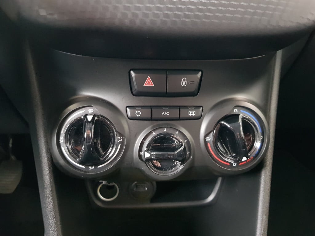 Peugeot 208 signature 1.2