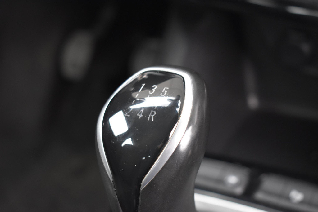 Opel Corsa 1.2 edition 75pk | airco | parkeersensoren | lichtmetalen velgen