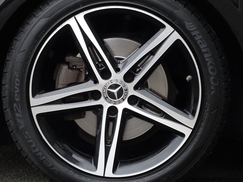 Mercedes-Benz A-Klasse 200 advantage | pano | 18" | led