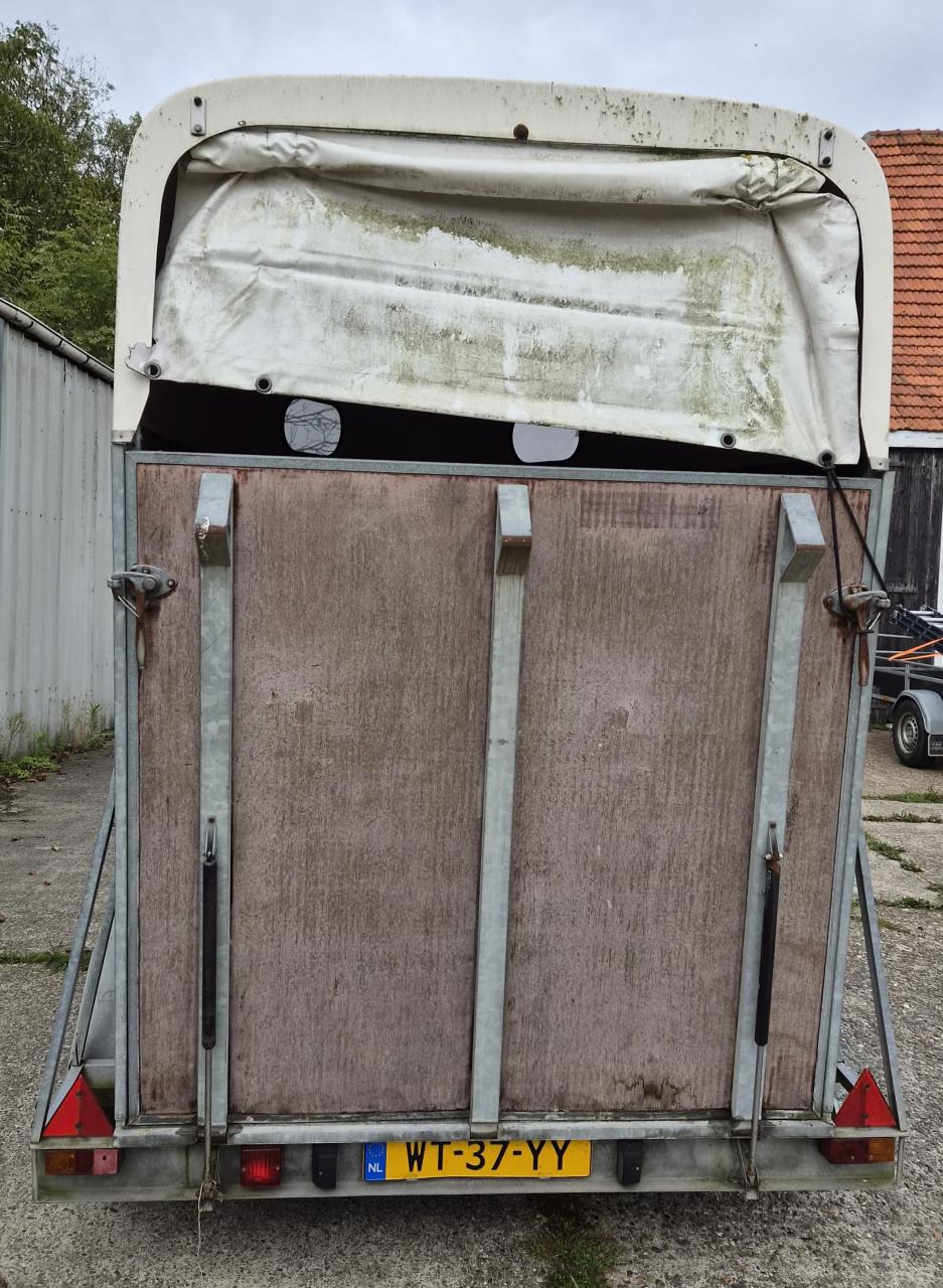 Paardentrailer Atec C2 Technoline bjr. 1998 met werkzaamheden