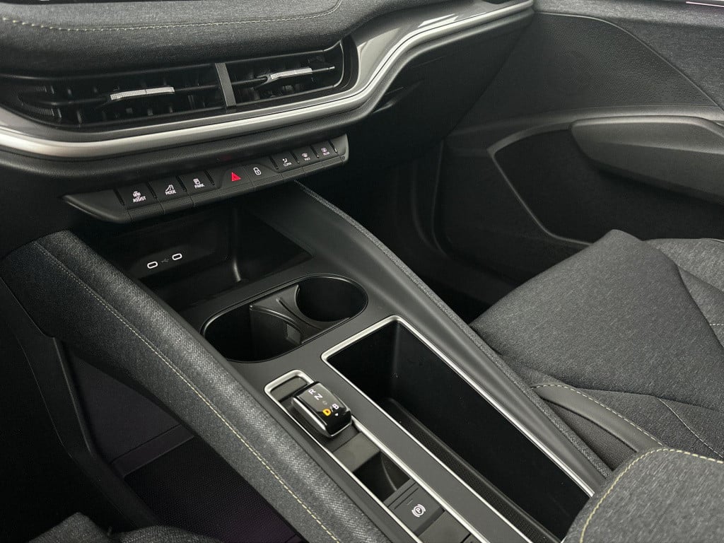 Skoda Elroq business edition tour elektromotor 210 kw / 286 pk