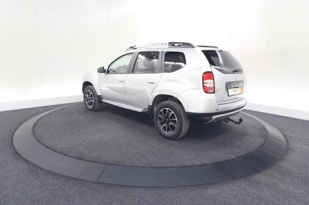 Dacia Duster tce 120 4x2 blackshadow | trekhaak | camera | navigatie | park