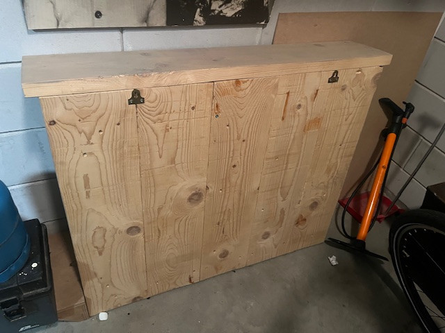 Wandmeubel met spiegel van steigerhout