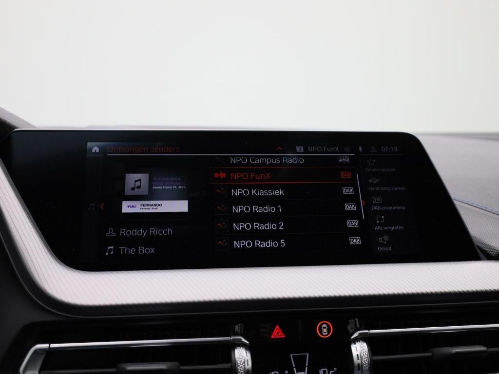 BMW 1 Serie 120i business edition | m-sport | automaat | navigatie | stoel/