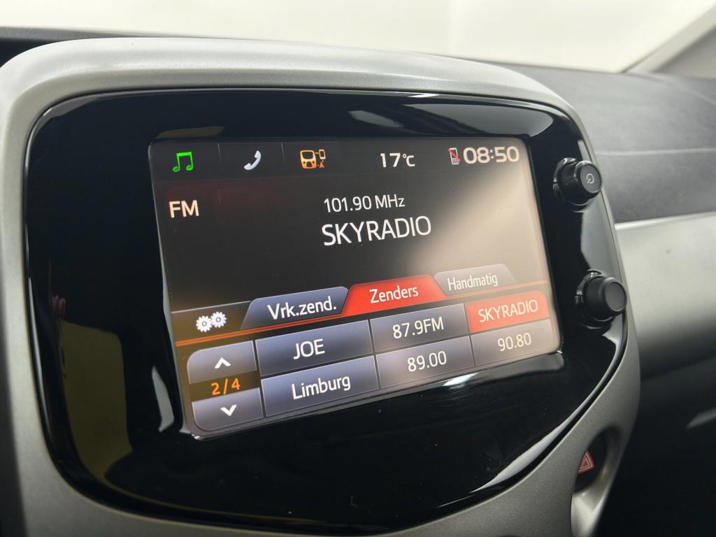 Toyota Aygo occasion 1.0 vvt-i x-play | wit | tweedehands toyota aygo | air