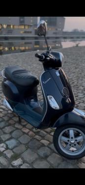 Vespa LX