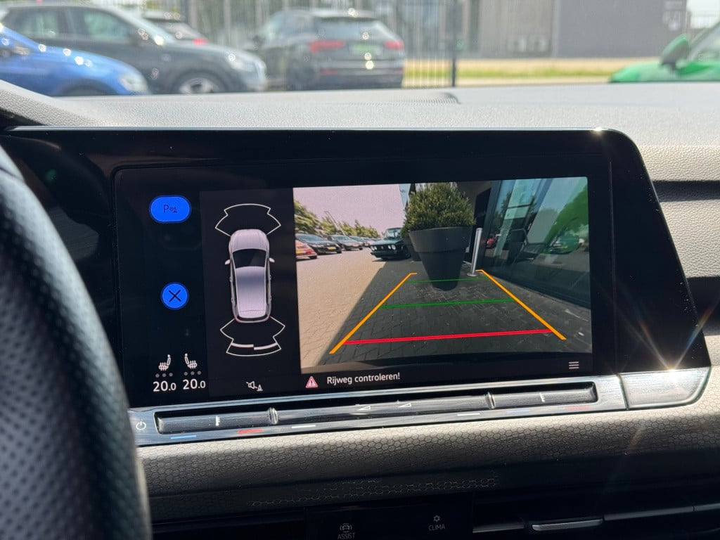 Volkswagen Golf 2.0 tsi gti * camera * stoel + stuur verwarming * carplay