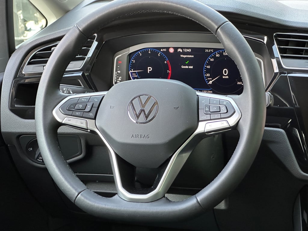 Volkswagen Touran 1.5 tsi 150pk dsg r-line highline | led | trekhaak | dode
