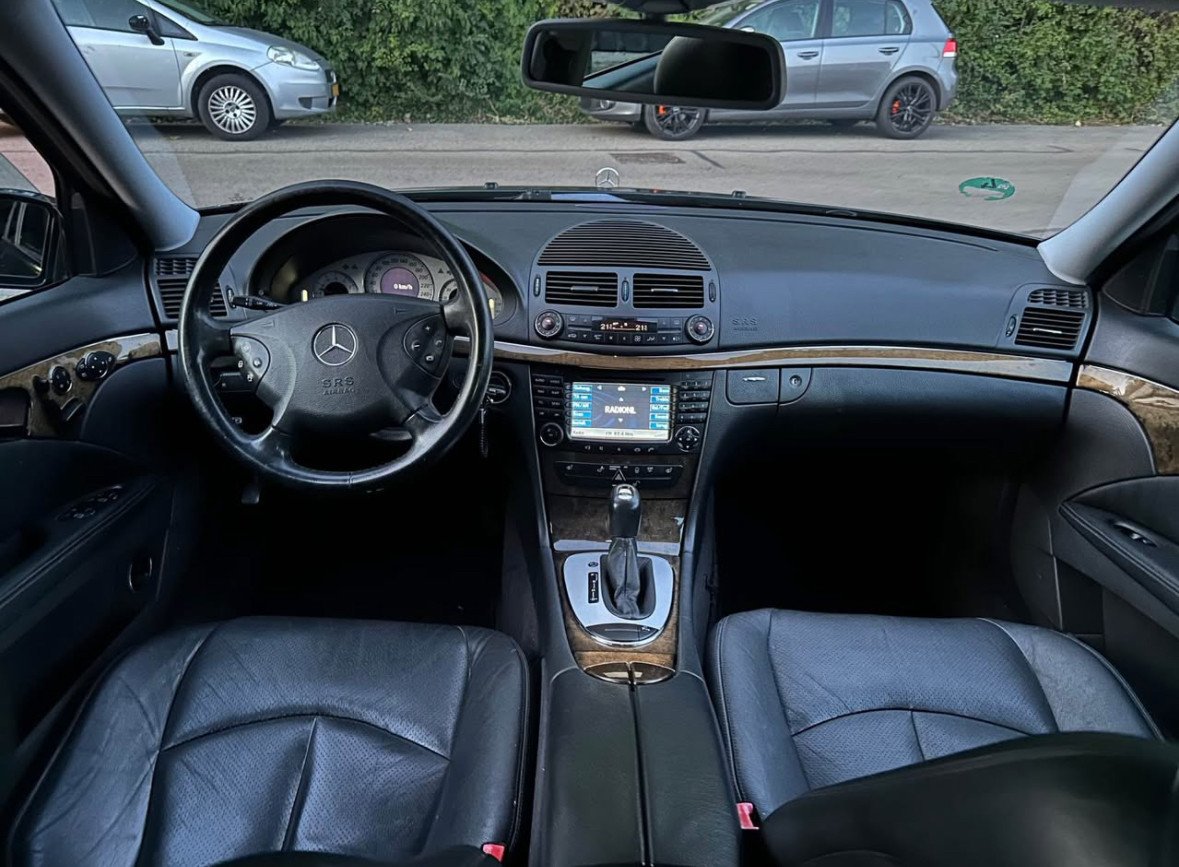Mercedes-Benz E240 v6 Avantgarde Automaat
