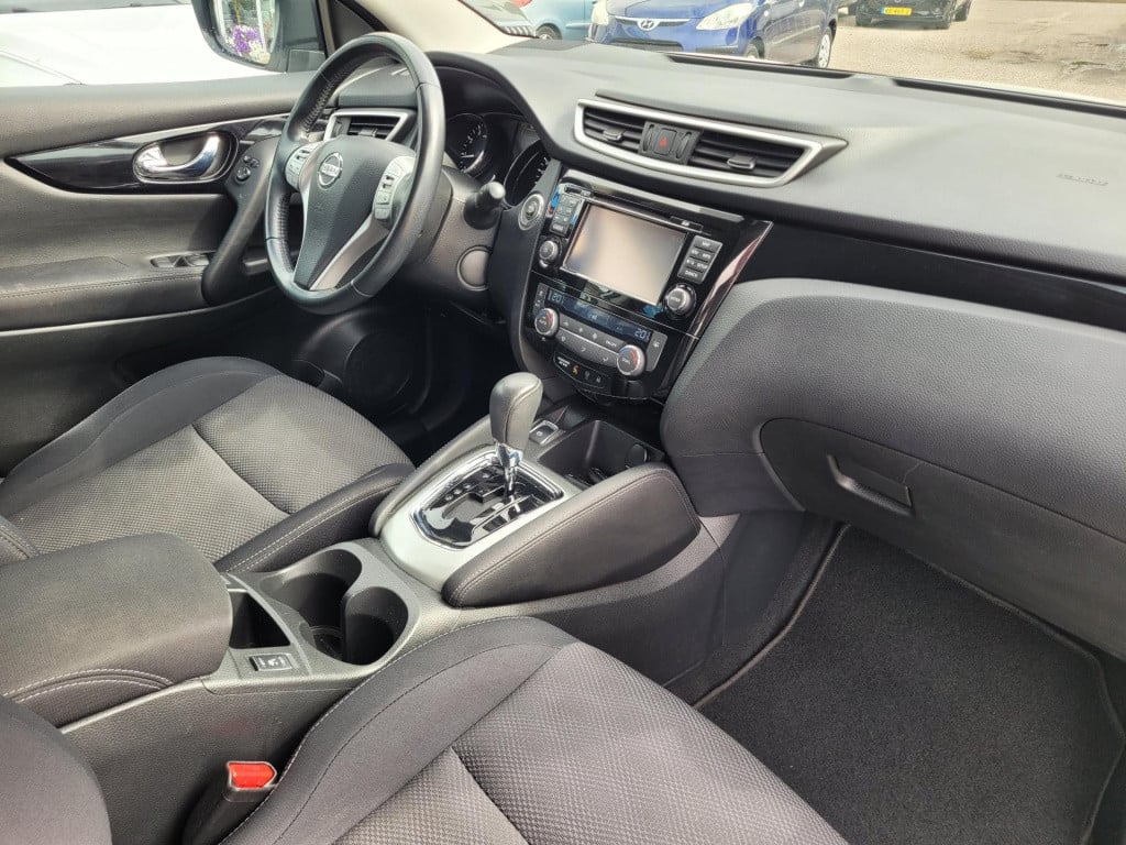 Nissan Qashqai 1.2 n-vision automaat panoramadak 360 camera navi