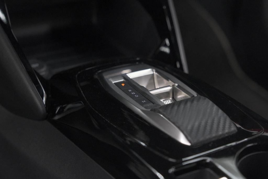 Peugeot 2008 puretech 130 eat8 gt | camera | apple carplay | parkeersensore