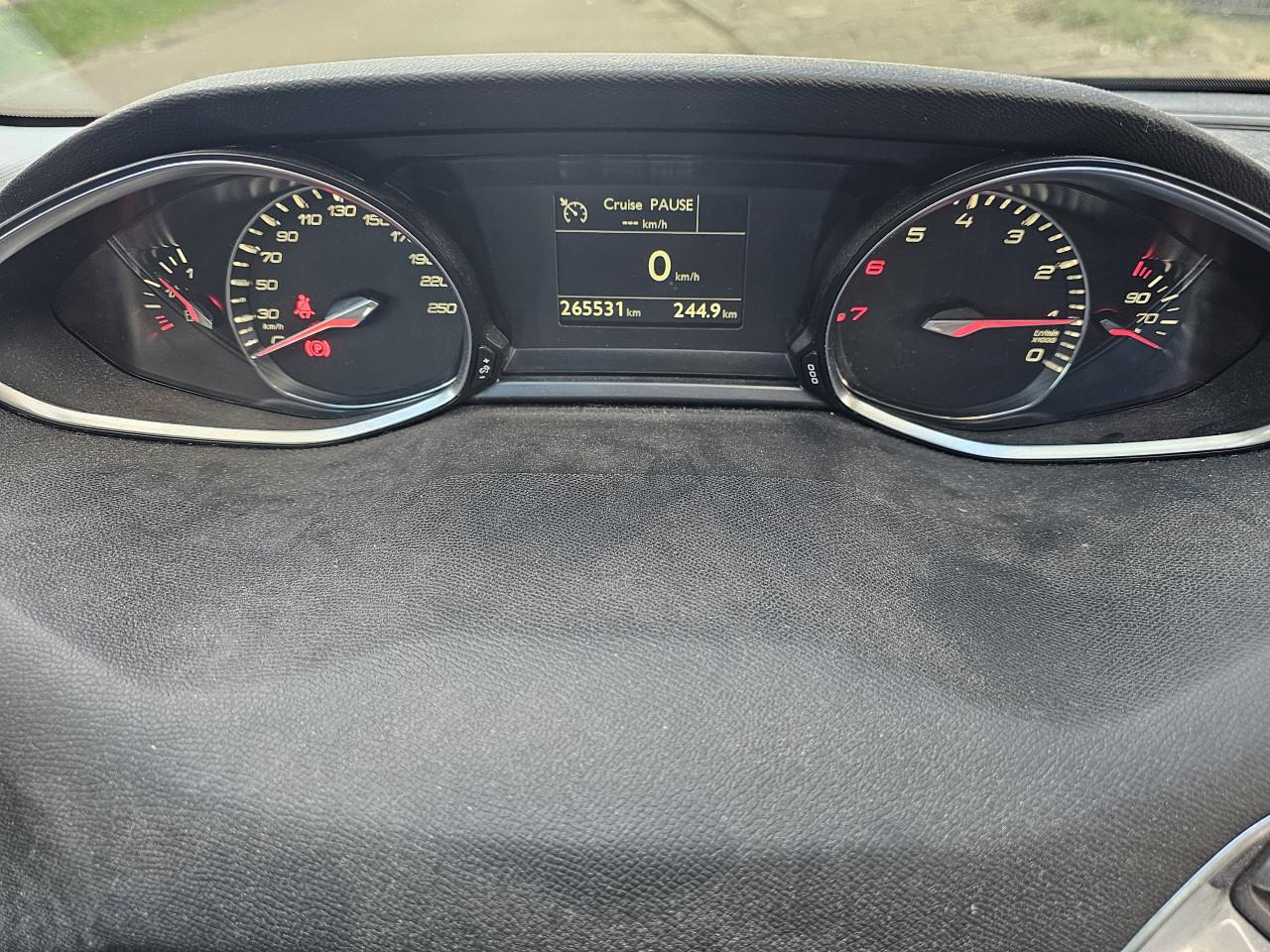 Peugeot 308SW 1.2 E-thp 130pk 2017 Grijs + pano/camera/CD