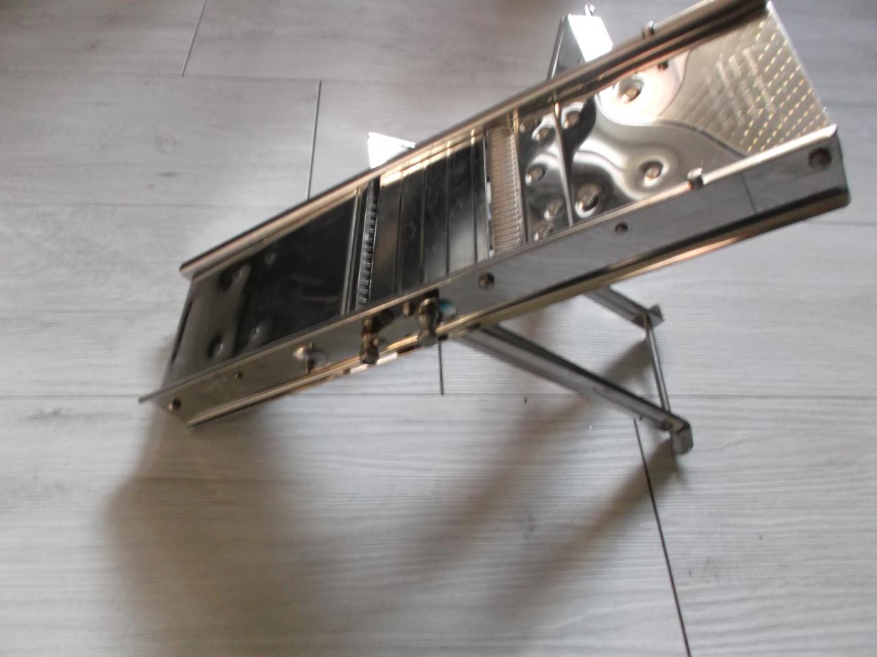 Te koop professionele keukenschaaf mandolin