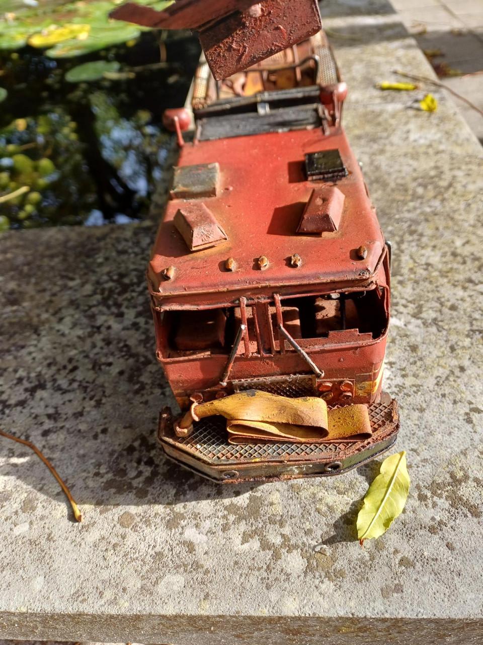 OUDE METALEN BRANDWEERAUTO