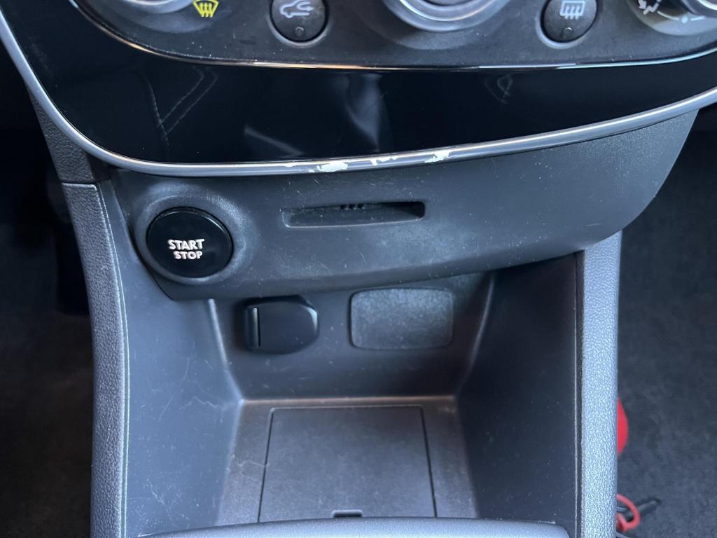 Renault Clio 0.9 tce limited | cruise control | airco | trekhaak | navigati