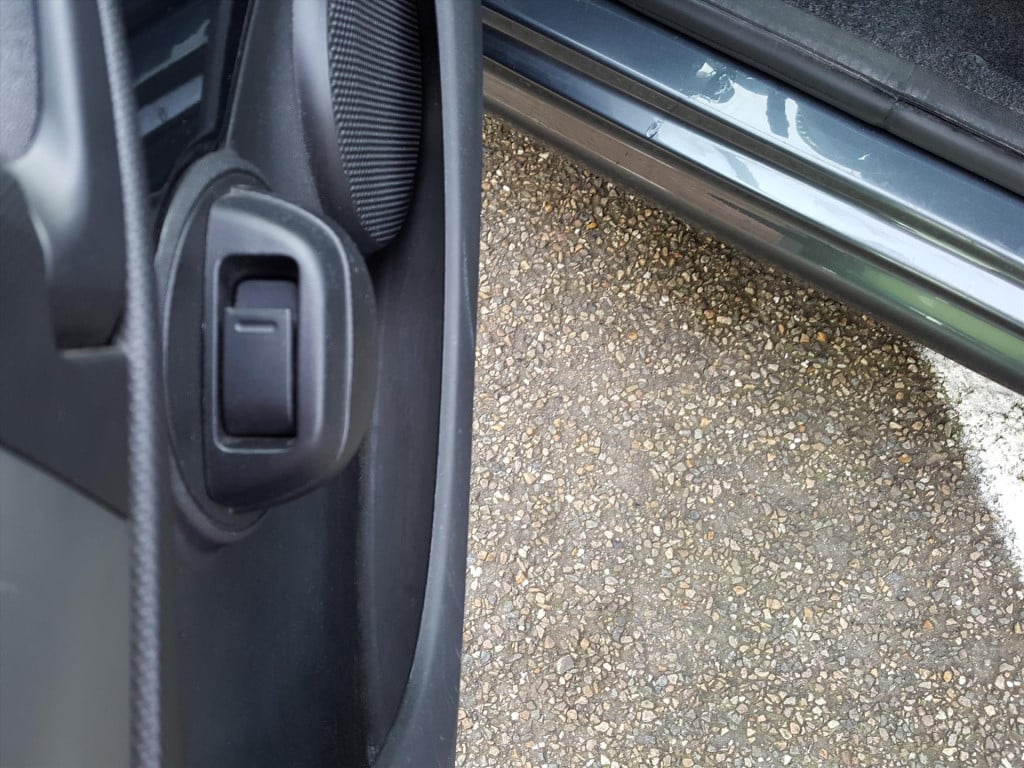 Peugeot 107 1.0 68pk 5d active airco | elektrische ramen | centrale vergren