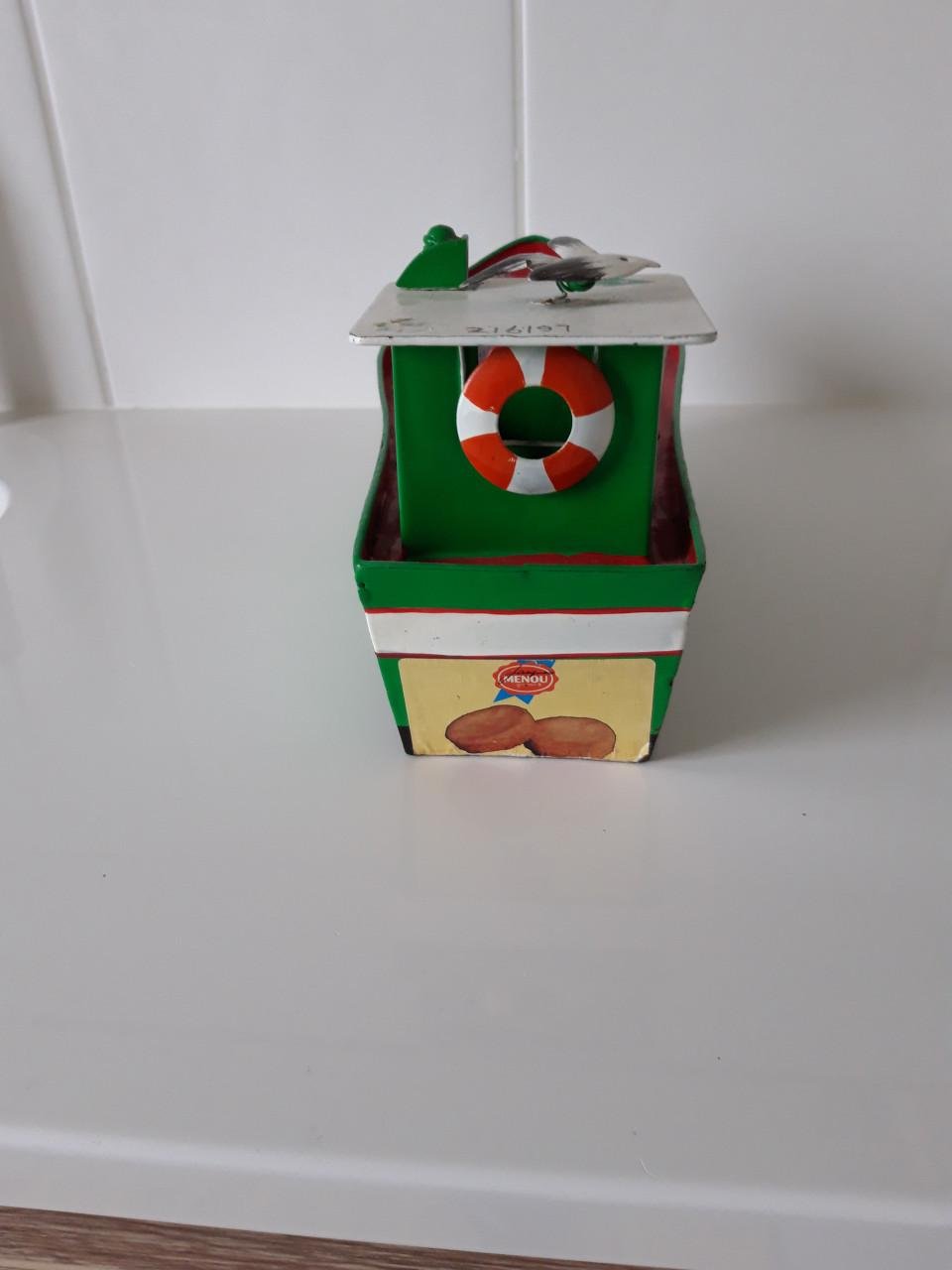 Metalen vissersbootje ( Frankrijk )