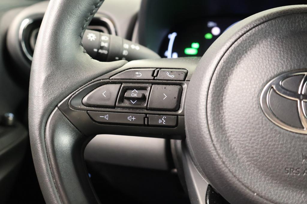 Toyota Yaris Cross 1.5 hybrid 115 first
