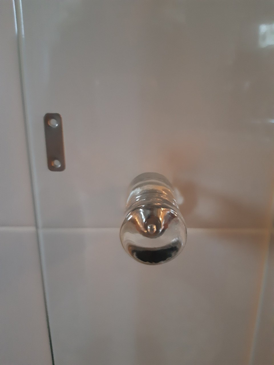 Twee hardglazen binnendeuren
