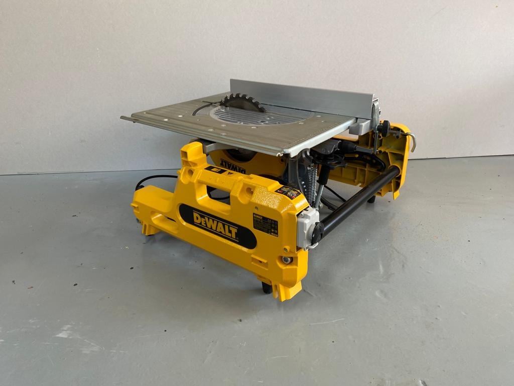 Zaagtafel/afkortzaag te huur