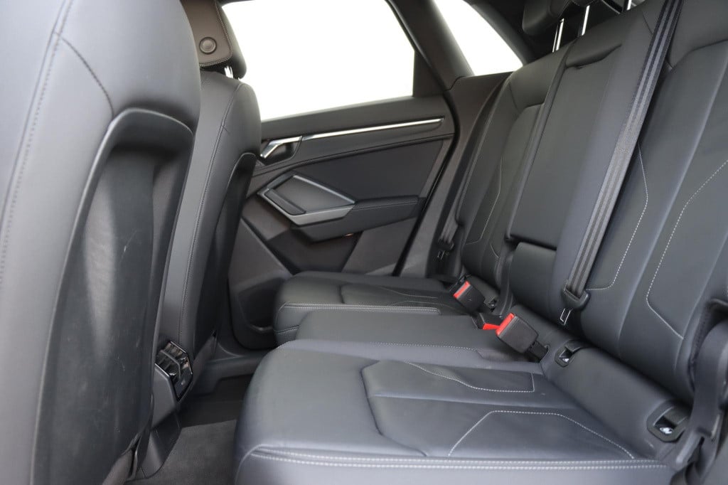Audi Q3 35 tfsi s line s-tronic