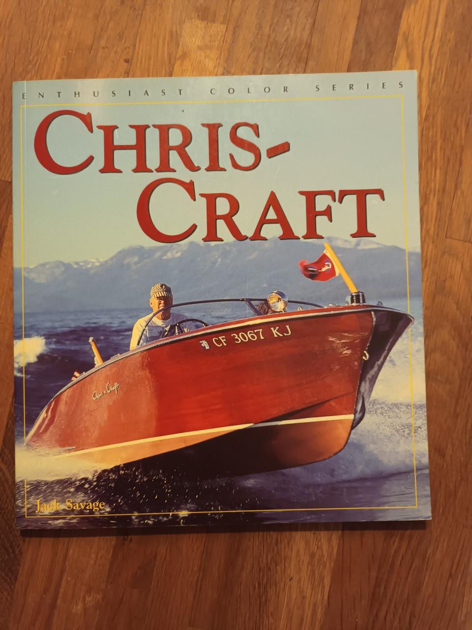 Diverse boeken over het bouwen van boten