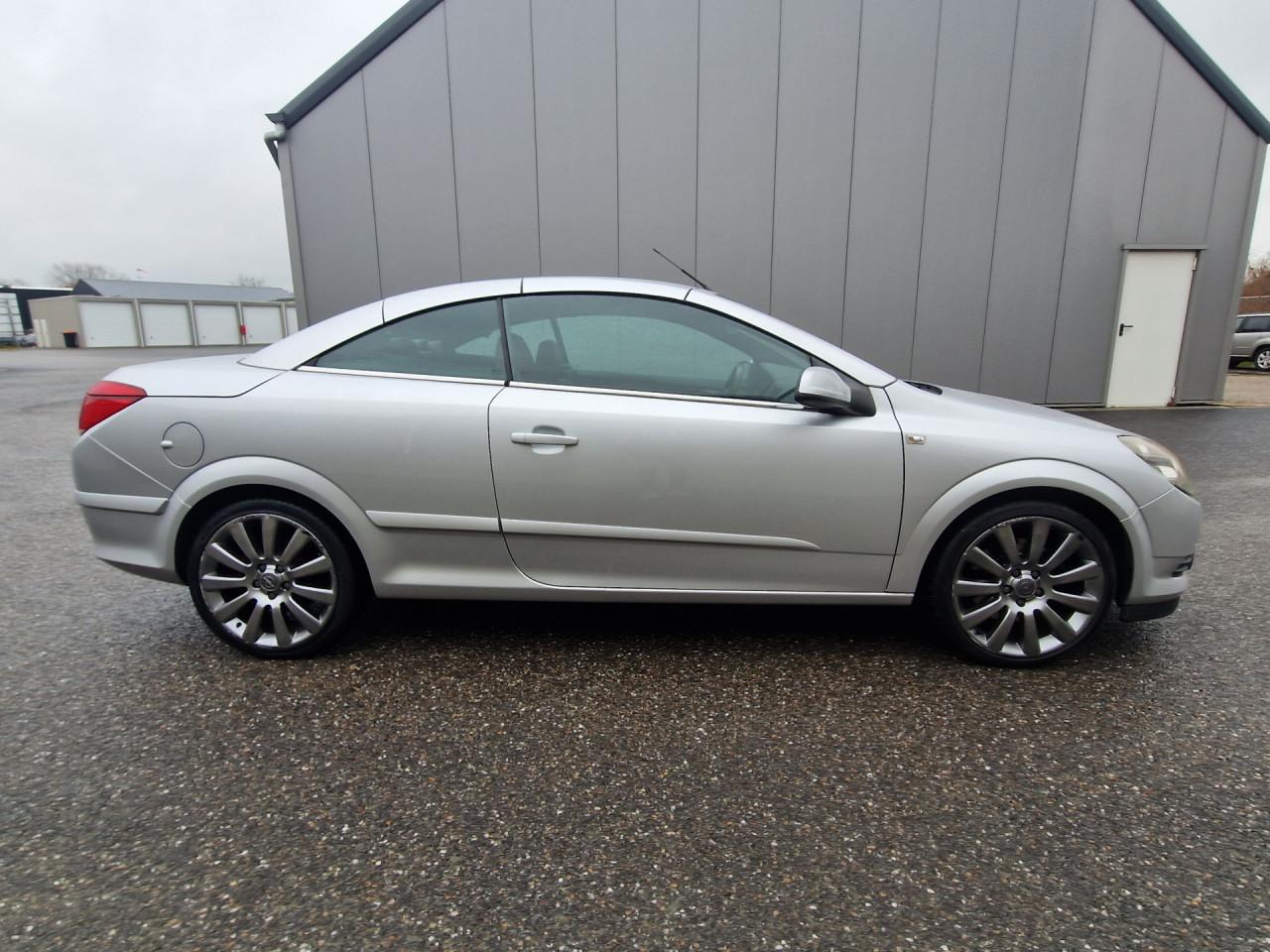 Opel Astra TwinTop 2.0 T Cosmo