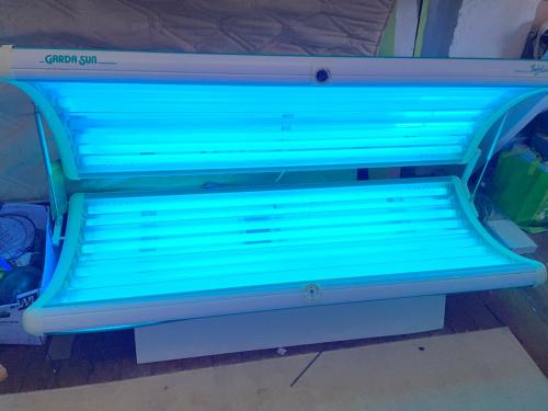 Garda Sun Softline Zonnebank met gezichtsbruiner en ventilatoren